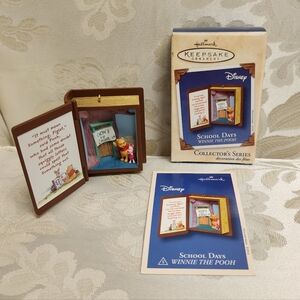 2002 School Days, Winnie the Pooh #5 - Hallmark Keepsake Ornament